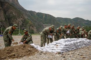 乔治：进攻爆炸始于火箭登加4射手 现在的步侠鹰等队都是这个模式